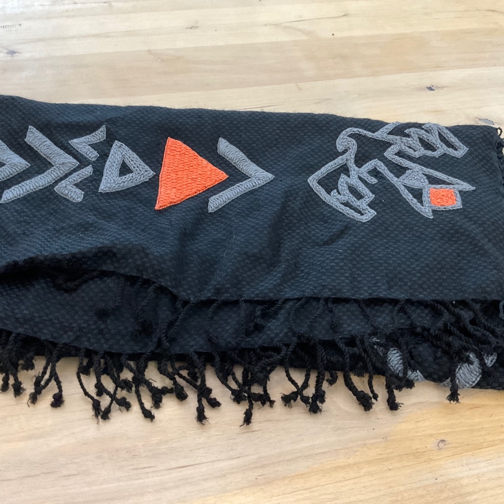 TYLIE MALIBU SCARF/VINTAGE UNIQUE/RARE/ THIS IS THE PRICE